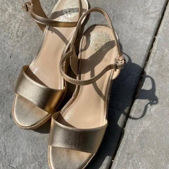 Nordstrom Vince Camuto Marybell Leather Wedge Sandals in Gold - Picture 10 of 11